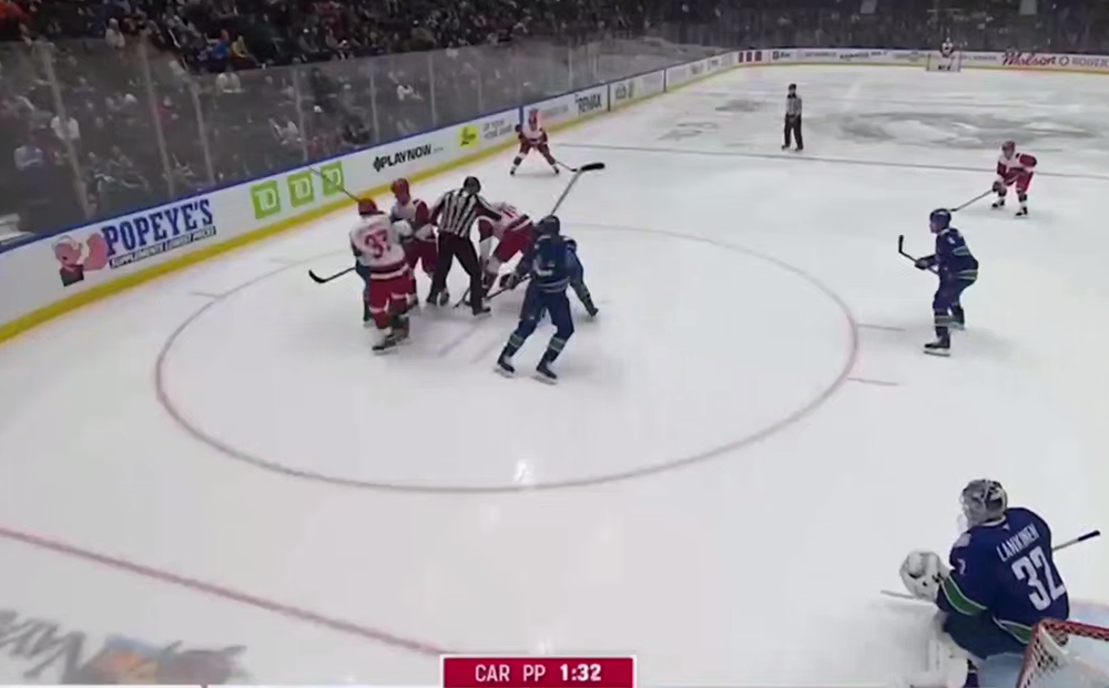 Андрей Свечников в шаге от рекорда: догонит ли российский форвард своего тренера