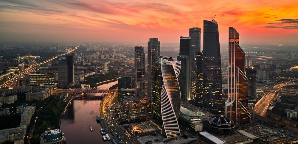 Почему Собянин решил сократить 15% госслужащих в Москве?