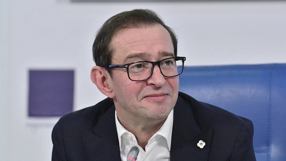 Руководитель МХТ имени А. П. Чехова, народный артист России, актер и режиссер Константин Хабенский назначен и.о. ректора Школы-студии МХАТ