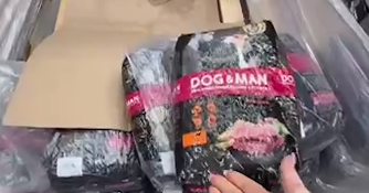 В “Светофоре” появился корм для собак и мужчин: необычная находка