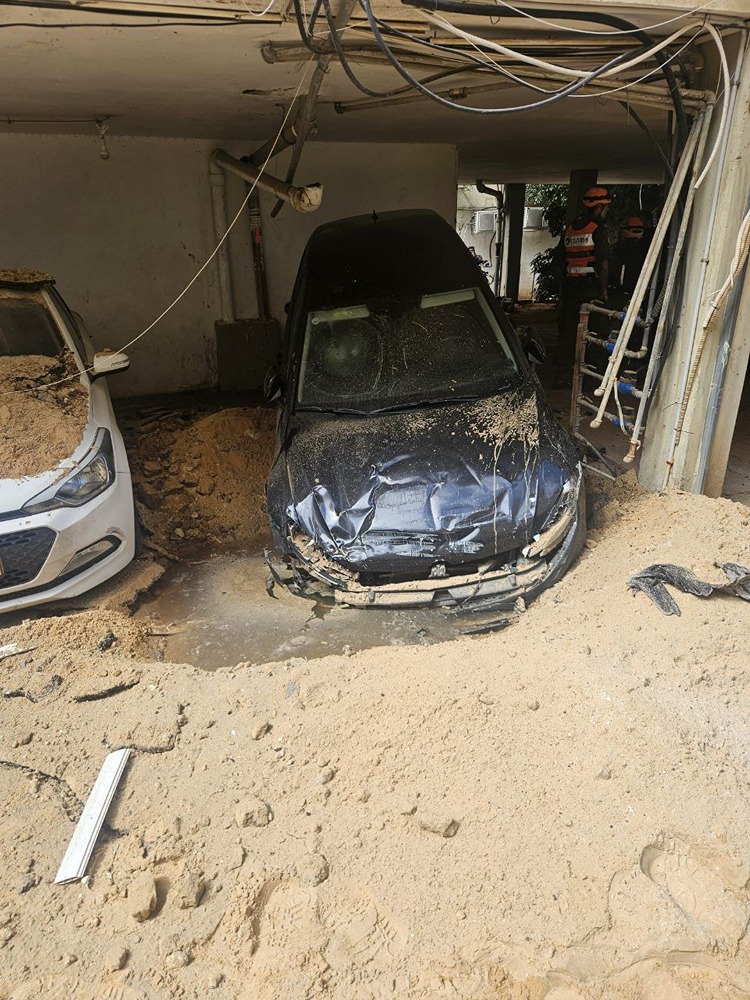 Иран атаковал центральную часть Израиля