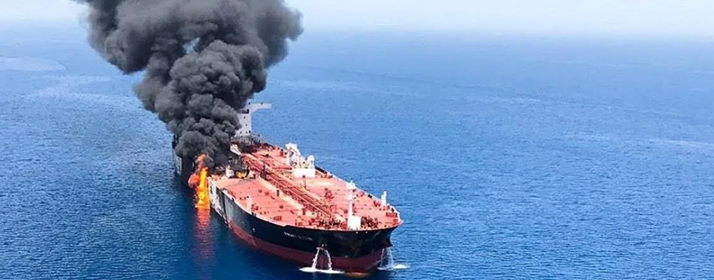 Взорван очередной нефтяной танкер рядом с Абу-Даби 