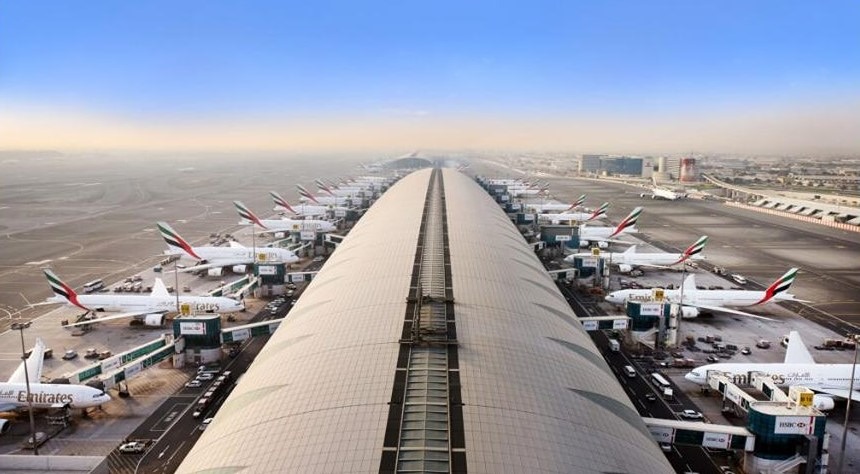 В аэропорту Дубая ввели запрет на фото и видео из‑за инцидентов с дронами: правда ли, что за съёмку могут депортировать или отправить в тюрьму?