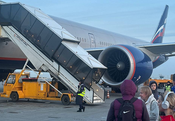 Рейс Москва-Сочи вернулся в Шереметьево из-за угрозы беспилотников: более 40 рейсов задержаны