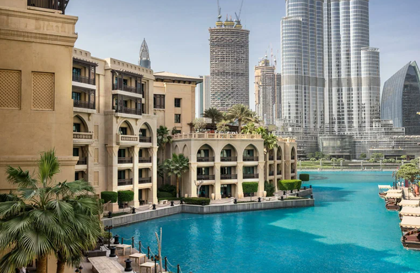 Кризис туризма в ОАЭ: отели снижают цены и закрывают номера