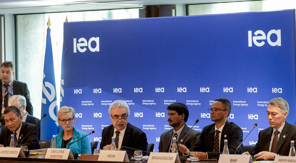 МЭА собирает экстренный саммит: что угрожает нефтяному рынку