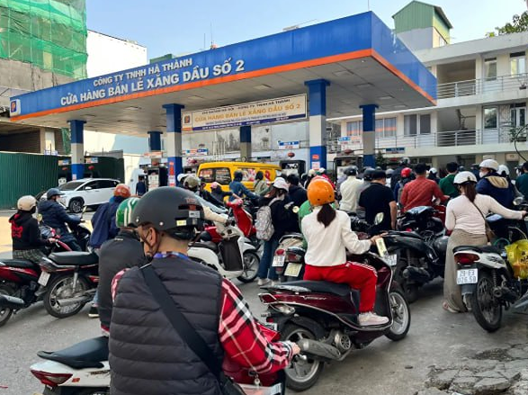 Из-за дефицита топлива в Азии власти некоторых стран ввели четырехдневную рабочую неделю и закрыли школы