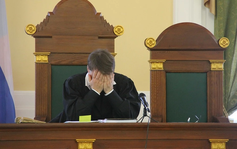 Судьи Седов и Стешан лишились статуса: отставка последовала после резонансного дела «ФИТ» против Сбера