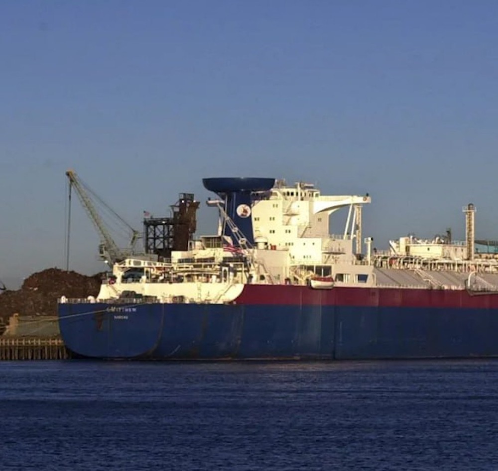 Российские моряки полгода в заложниках на танкере «Дигнити» в Египте