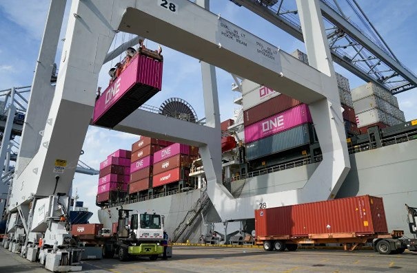 Трамп спешит с новым тарифным режимом