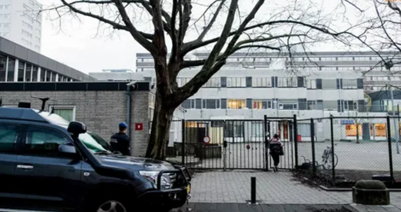 Атака на еврейскую общину: мэр Амстердама считает взрыв в школе целенаправленным нападением