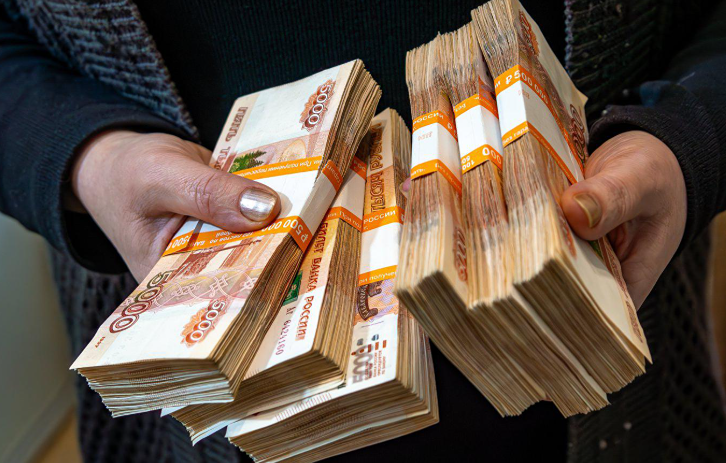 Доверие к банкам падает: россияне забрали 1 трлн руб. наличными