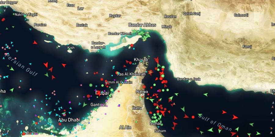 Ормуз закрыт. Кто плачет, кто смеётся?