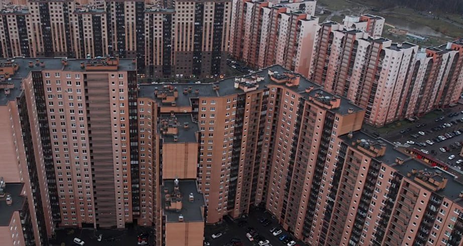 «Человейники» мешают рождаемости: как жильё влияет на решение о втором ребёнке