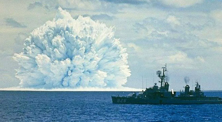 Дюжина ядерных взрывов — и новый канал? Идея Гингрича шокирует мир