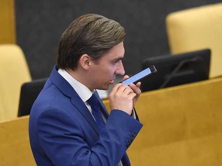 Слуцкий против Свинцова: почему замглавы комитета могут исключить из ЛДПР