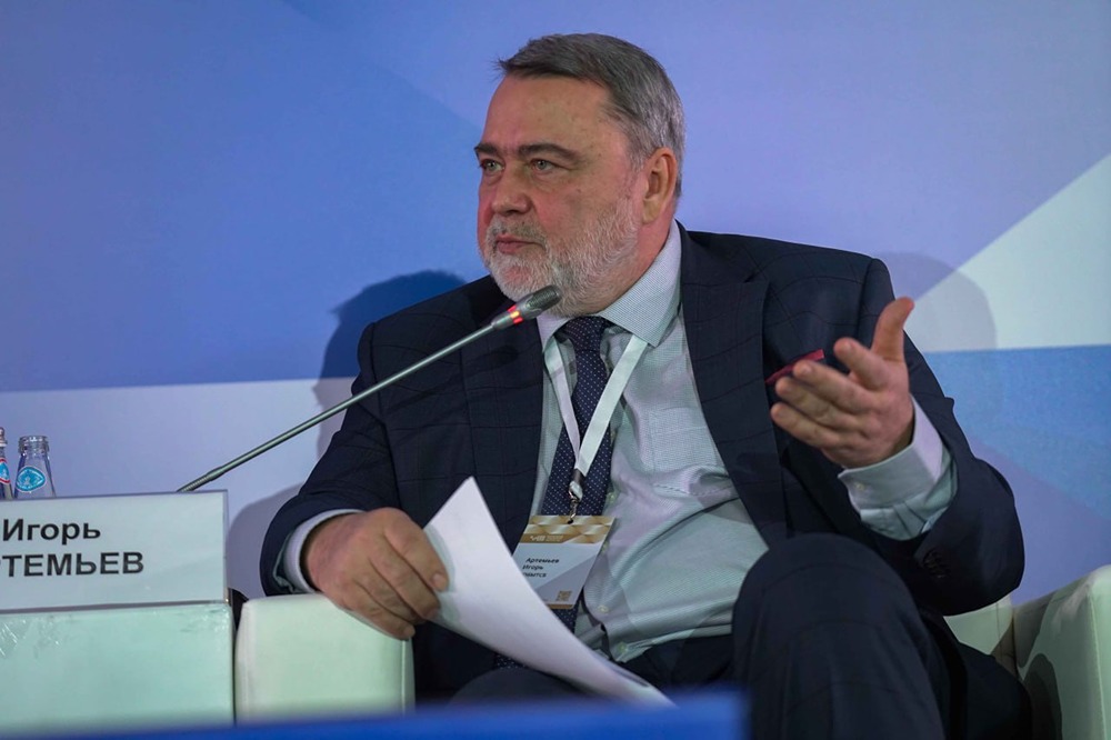 Бензин «дешевле Европы», но не для россиян: правда от главы биржи Игоря Артемьева