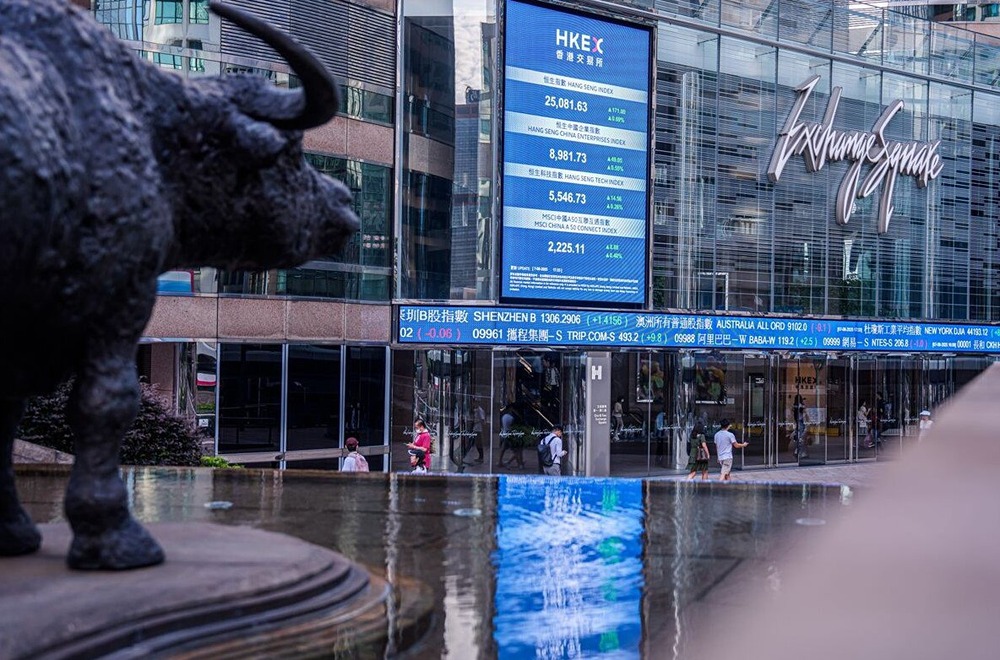 Тень Пекина: как регуляторы меняют правила игры на рынке IPO Гонконга