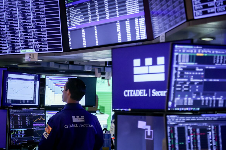 От продажи нефти к опционам: кто управляет кризисом в США?