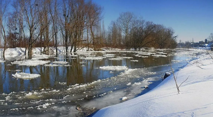 Весна с водой: Россия готовится к сильному половодью после снежной зимы