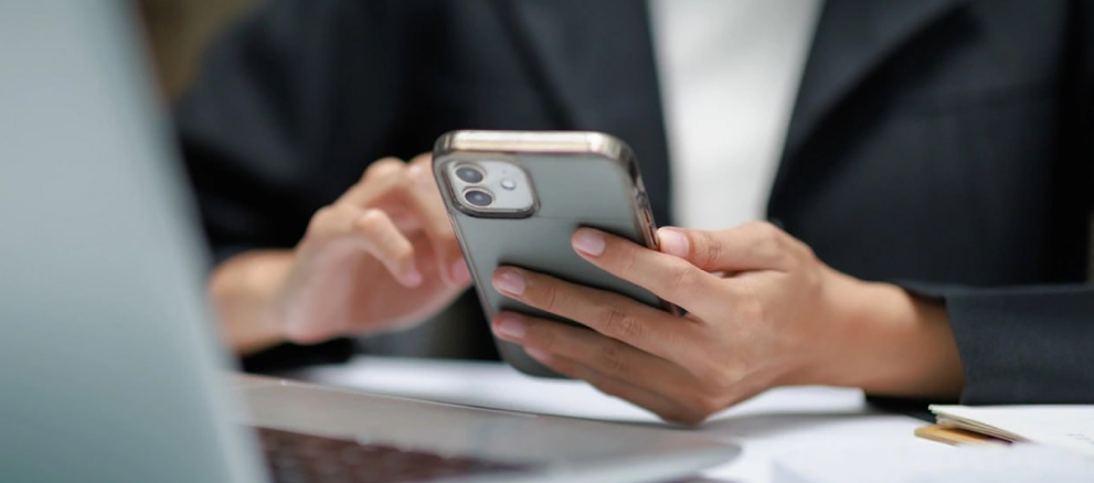 Телефон под запретом? Что вправе требовать работодатель по закону