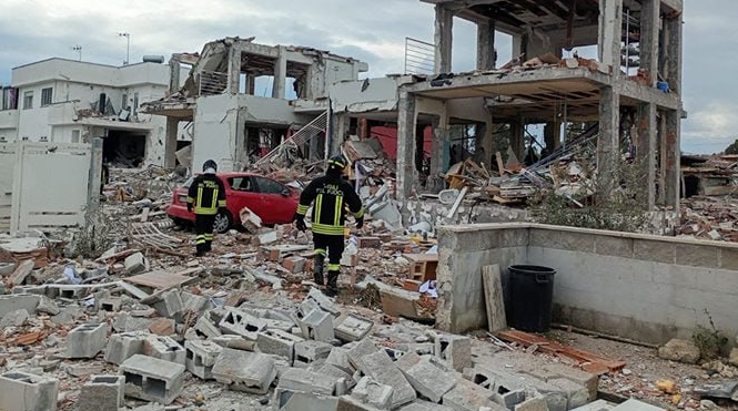 Шокирующие кадры: три здания рухнули после взрыва на западе Рима