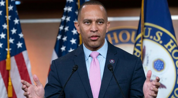 Война без причин? Лидер демократов Джеффрис требует смены режима в США