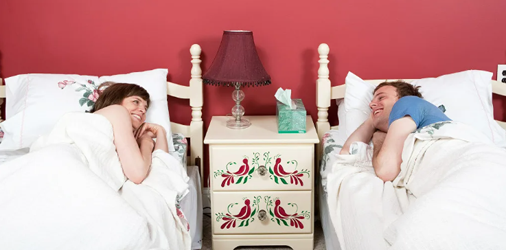 Секрет хорошего сна: учёные советуют спать отдельно