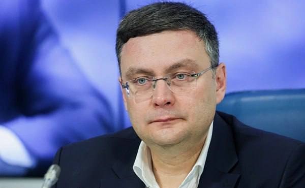 Сотрудники ФСБ 18 марта задержали замгендиректора общества «Знание» Антона Серикова