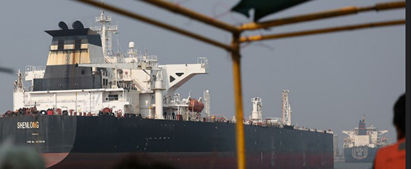 3 200 судов ждут у Ормузского пролива, опасаясь атак Ирана