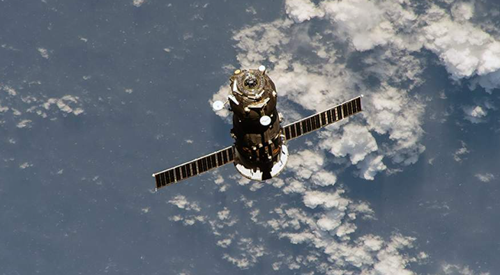 Как «Прогресс МС‑33» состыковался с МКС с нераскрытой антенной?