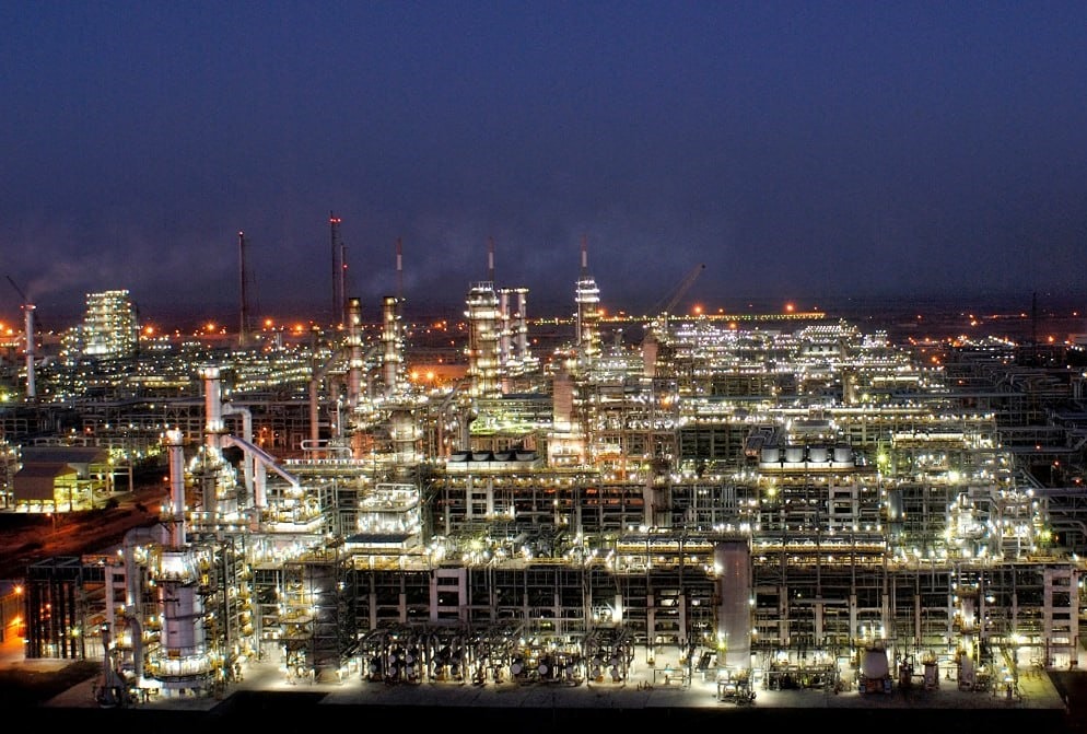 Индия покупает российскую нефть по рекордной цене: что происходит?