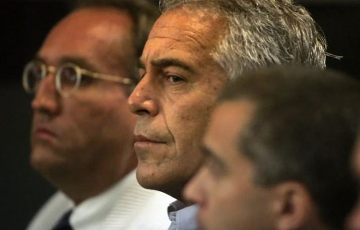 Личная жизнь под ударом: жертвы Эпштейна судятся с Google и Минюстом