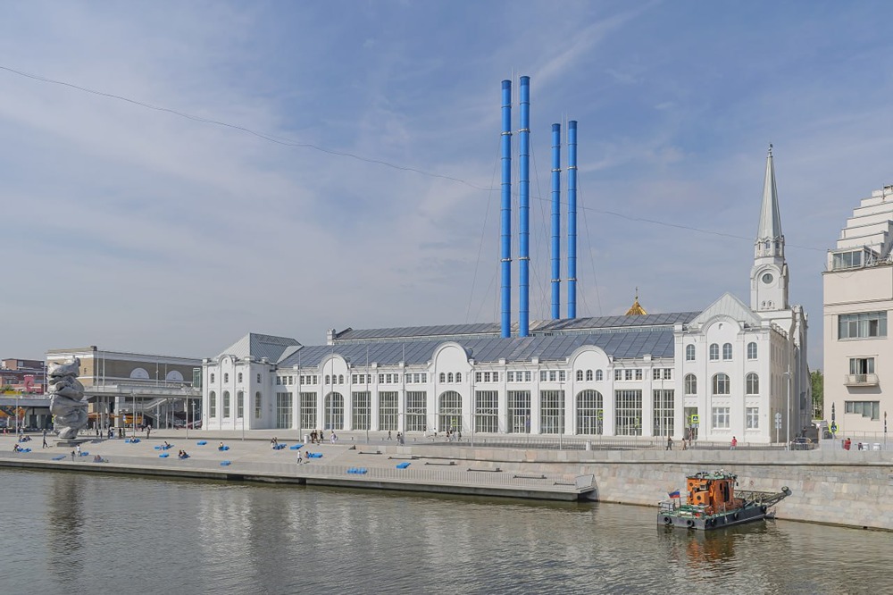 ГЭС-2 в Москве эвакуируют. Посетителей попросили покинуть Дом культуры через эвакуационные выходы