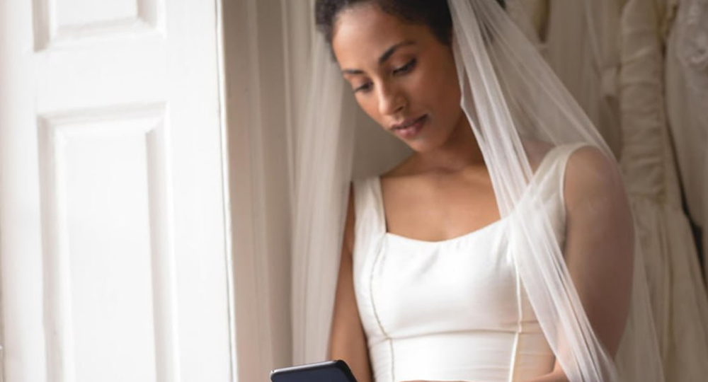 Плата за мечту: невесты платят за примерку свадебных платьев до 5 тыс. рублей