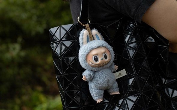 Почему производитель Labubu стал дешевле «Газпрома» и НОВАТЭКа?