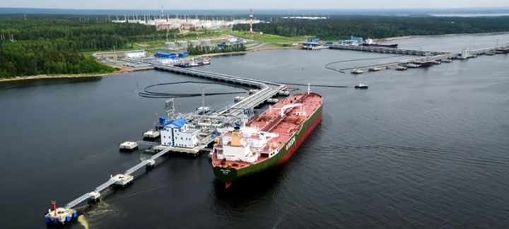 Нефть снова течёт: Приморск вернулся в строй после атак беспилотников