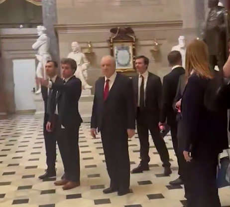 Капитолий открыл двери: Луна провела тур для российских депутатов