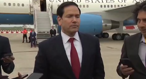 За кулисами политики: кому готовят власть на Кубе вместо Кастро?