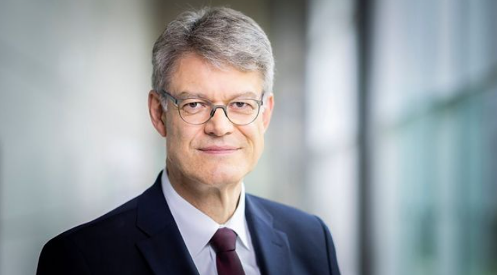 Министр Германии Патрик Шнайдер предупреждает: проблемы Deutsche Bahn — угроза государству