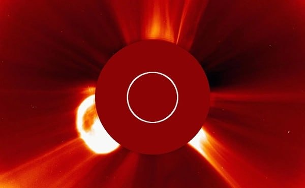 Тревога в NASA: выброс плазмы на Солнце угрожает миссии на Луну