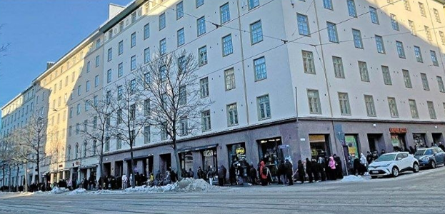 Катастрофа в Финляндии: пенсионеры и мигранты стоят в очередях за хлебом