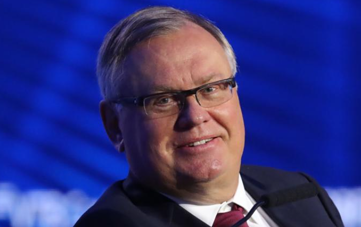 Будем умолять Эльвиру Сахипзадовну, — глава ВТБ Костин