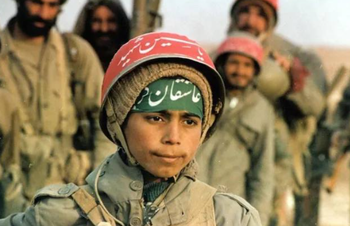 Шокирующая новость: 12‑летних детей привлекают к патрулированию в Тегеране