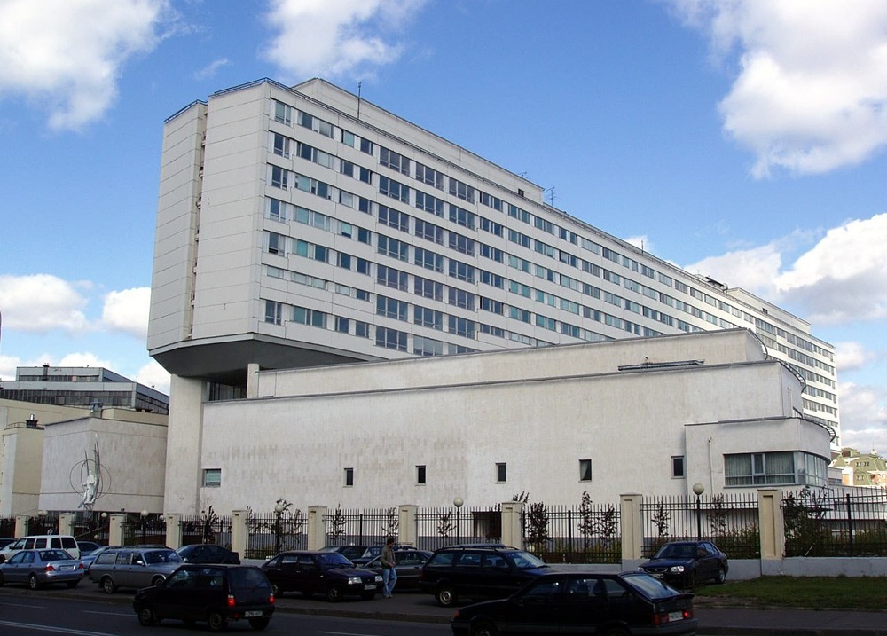 Студент МГТУ им. Баумана выпал из окна на 11-м этаже