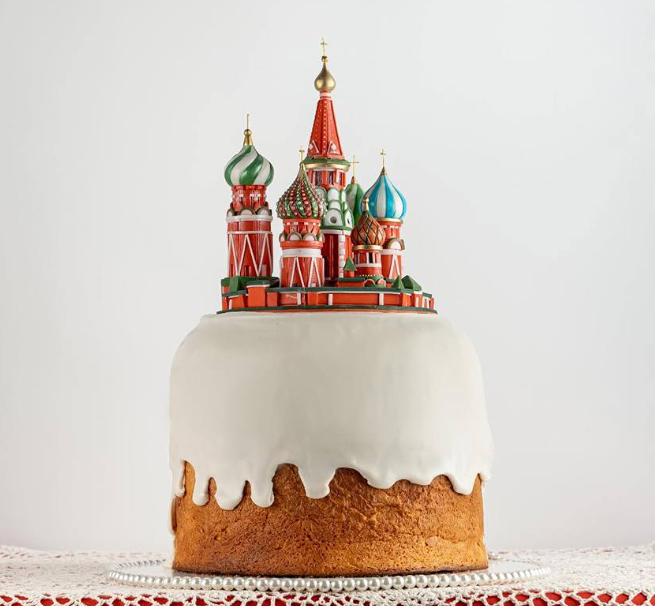 Золотой кулич с драгоценными камнями появился в Москве