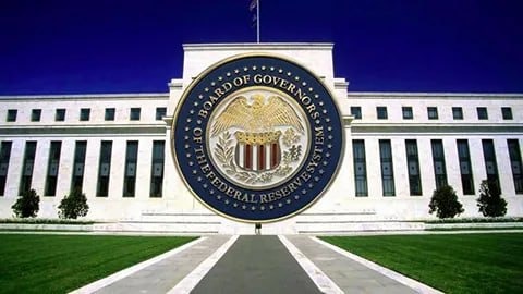 Ставка без изменений, но ликвидность растёт: тайное смягчение ФРС США