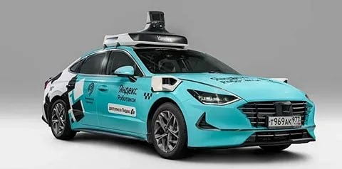 Битва гигантов: кто захватит рынок роботакси — Waymo, Uber или Tesla?

