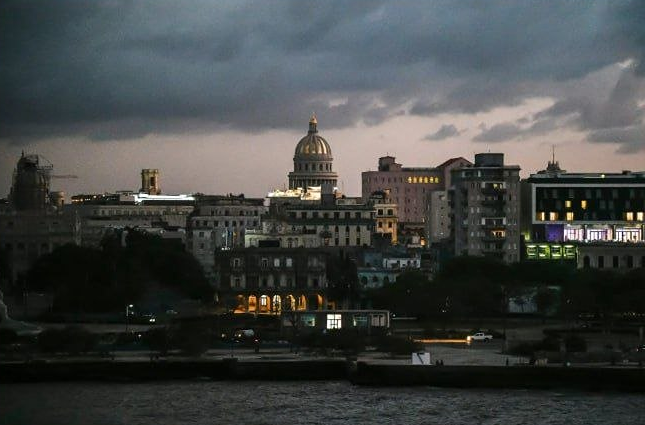 Загадочное решение США: почему пропустили санкционный танкер к Кубе?