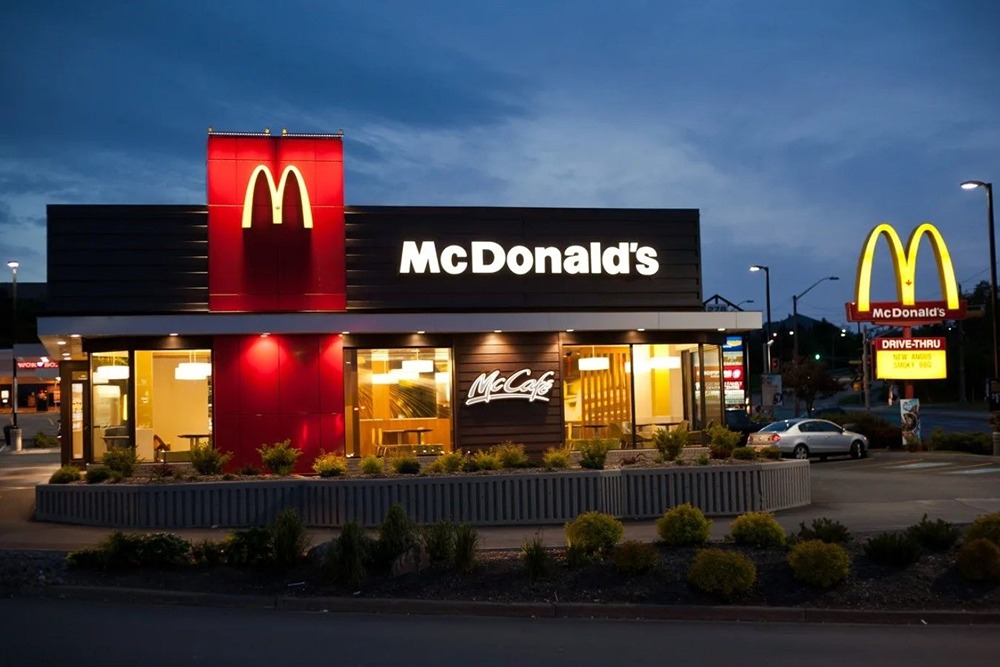 Компания McDonald’s планирует вложить 100 миллионов долларов в меры по восстановлению доверия потребителей после инцидента с заражением кишечной палочкой